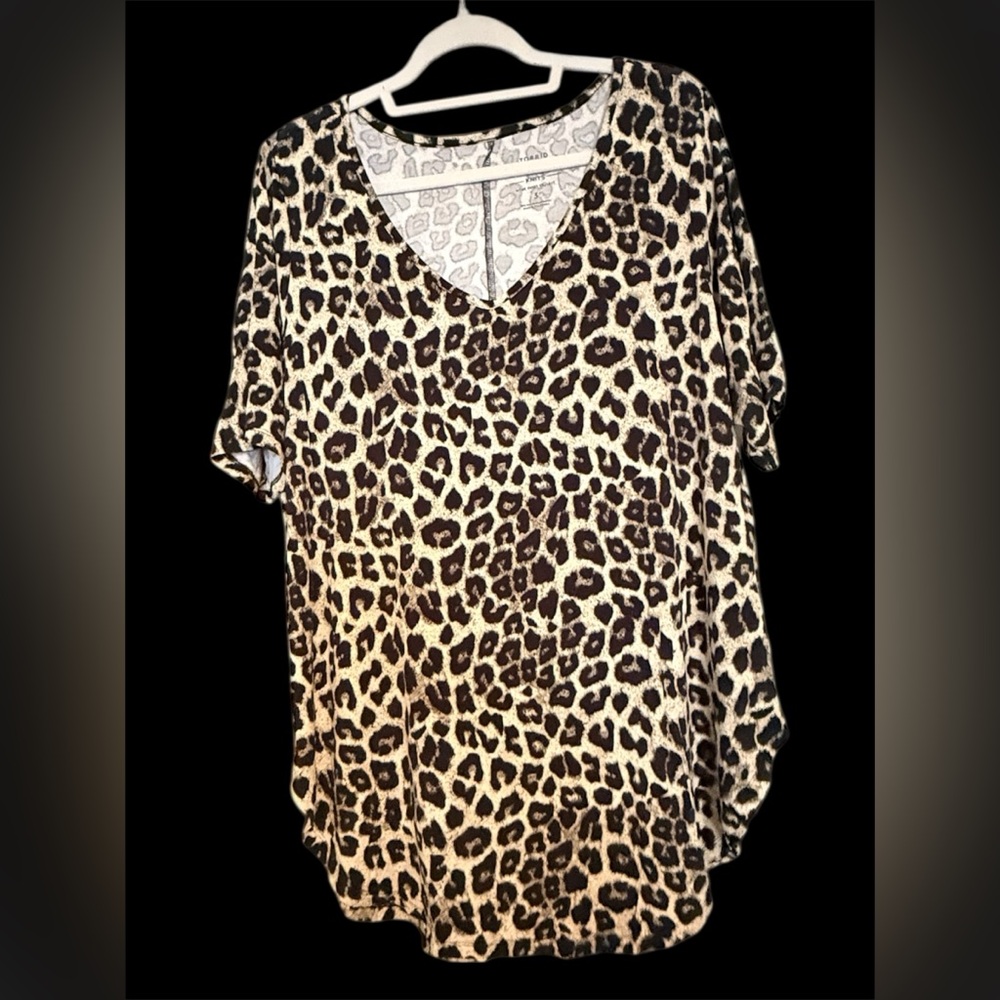 Torrid Leopard Print V-Neck Short Sleeve Top